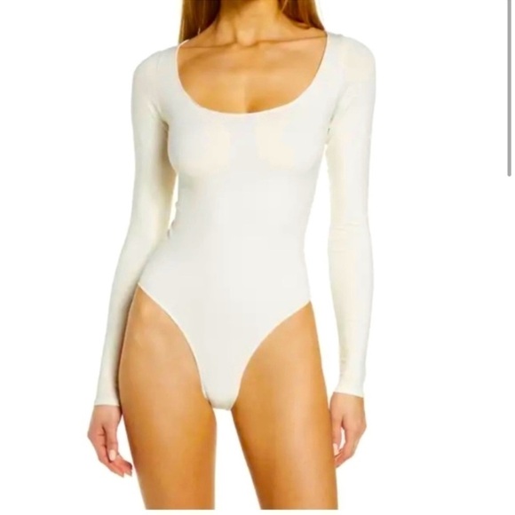 Skims Long Sleeve Bodysuit - Picture 2 of 10